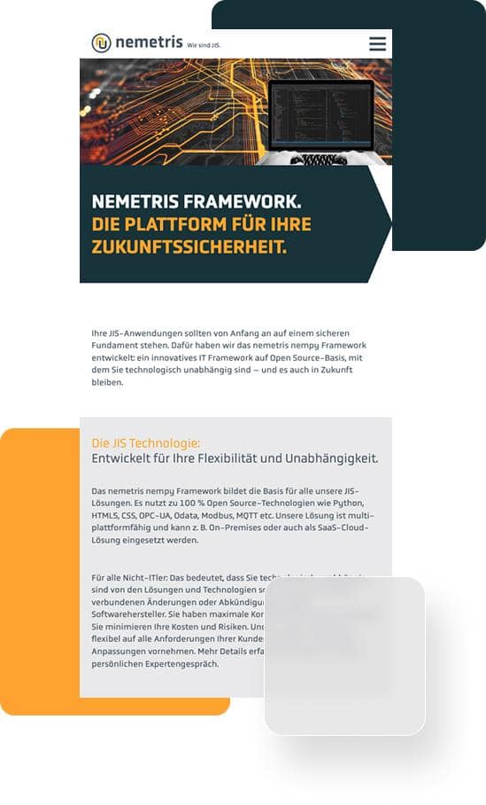 Laptop auf Holztisch mit digitalem Schaltkreis-Hintergrund in orange und schwarz